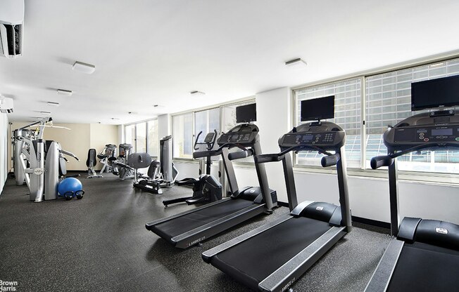 1 bed, 1 bath, $3,850, Unit 27D