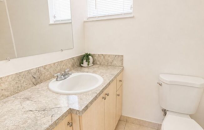 1 bed, 1 bath, 750 sqft, $1,700, Unit A24