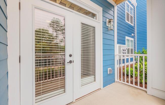 STYLISH KWIKSET DOORKNOBS