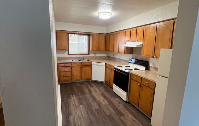 1 bed, 1 bath, 900 sqft, $1,200, Unit 887