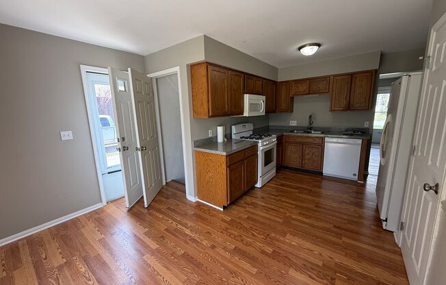 538 56 ST SE
