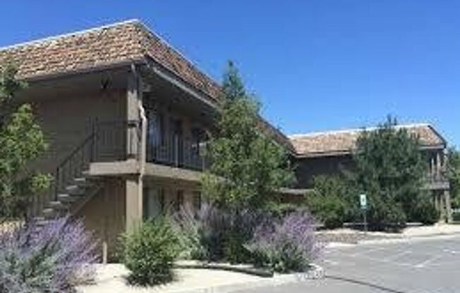 Studio, 1 bath, 375 sqft, $940, Unit 42