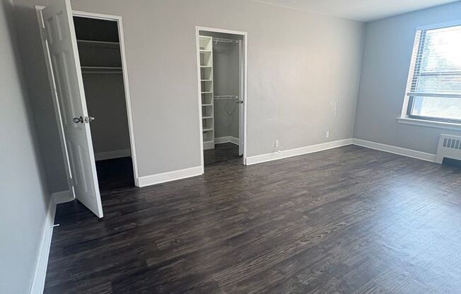 Studio, 1 bath, 465 sqft, $925, Unit 6244 Oakland Ave #212