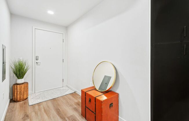 Studio, 1 bath, 350 sqft, $1,500, Unit 212