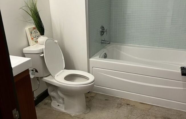 1 bed, 1 bath, 690 sqft, $1,916.67, Unit BEI-0614