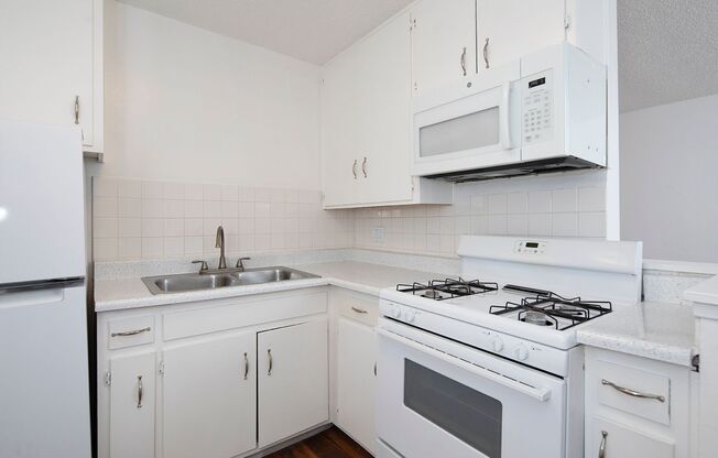 1 bed, 1 bath, $1,895, Unit 16