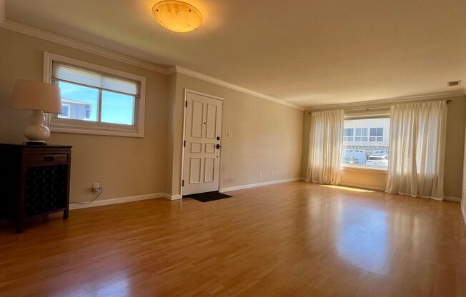 Beautiful 3 bed 1 bath conveniently located in Daly City, Ca