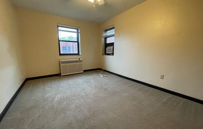 1 bed, 1 bath, 600 sqft, $1,129, Unit 5631 Rippey St. #C3