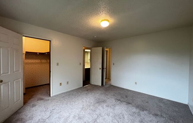 2 beds, 1.5 baths, $1,395