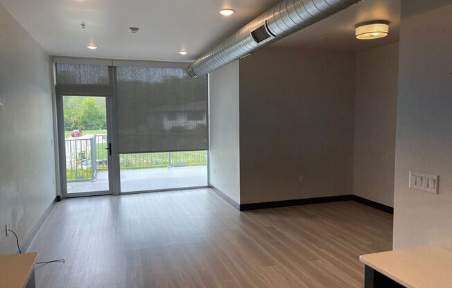 Studio, 1 bath, 582 sqft, $1,175, Unit 319