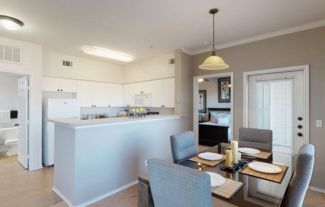 Welcome to Stoneleigh on May Apartment Homes