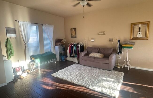 2 beds, 1 bath, $1,395