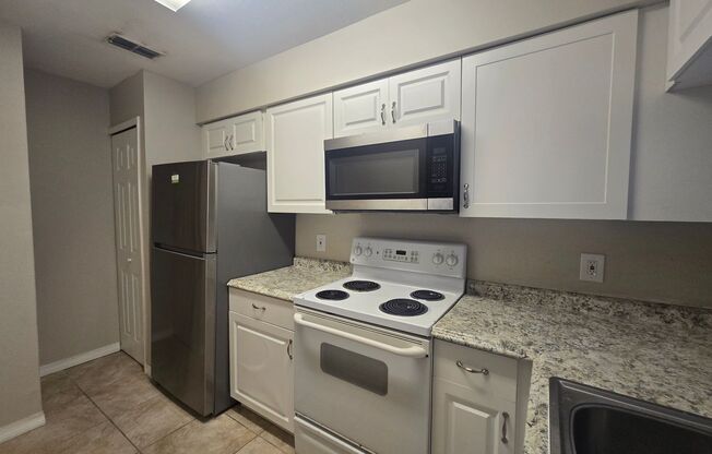 2 beds, 2 baths, $1,595