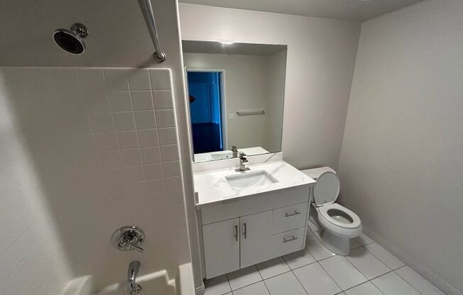 3 beds, 2 baths, 1,296 sqft, $3,500, Unit 408