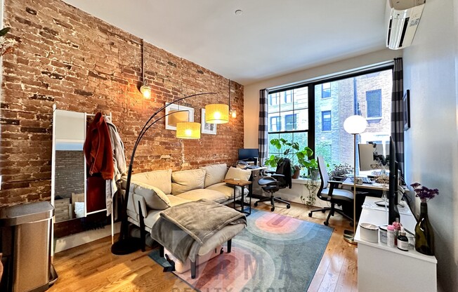 72 Willoughby St.