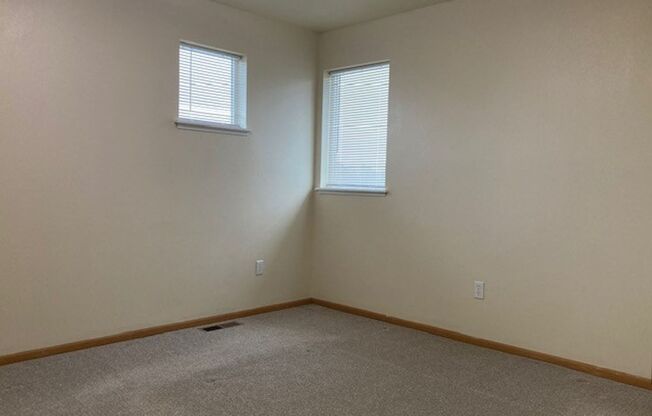 2 beds, 1 bath, 868 sqft, $1,900, Unit 6
