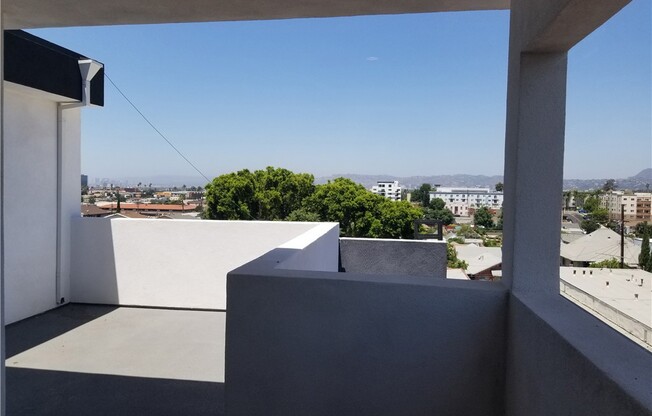 233 N Burlington Ave