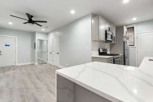 7736 N EASTLAKE TER