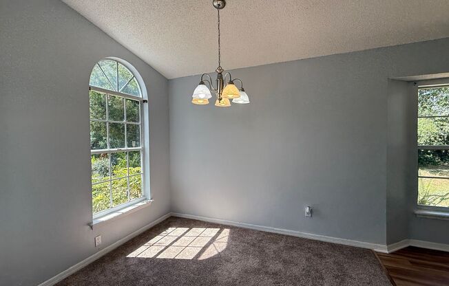 Cozy and Stylish 3-bedroom, 2-bath Single Family Home in Sanford!
