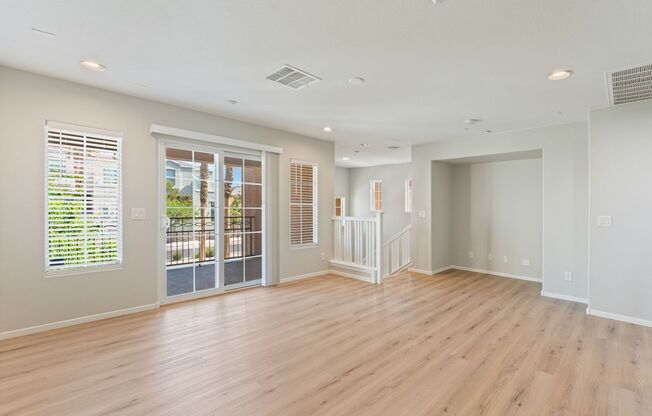 Beautiful Tri-Level Home with Mountain View!!