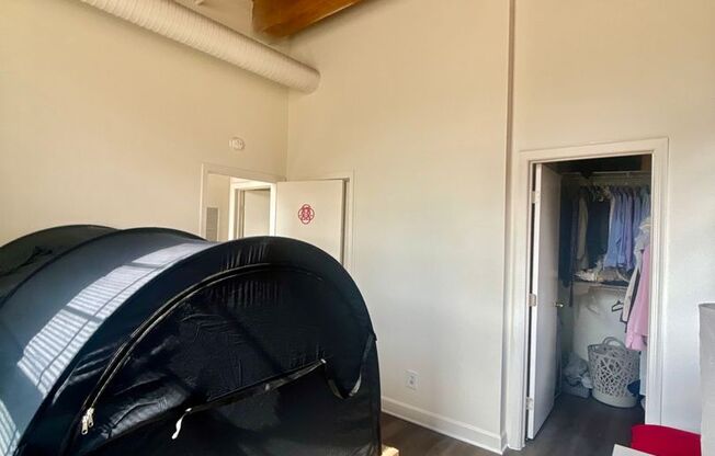 1 bed, 1 bath, 600 sqft, $1,649, Unit 323