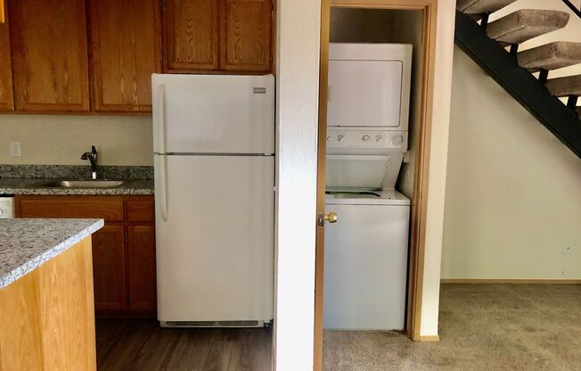 2 beds, 1 bath, 669 sqft, $1,345, Unit 47