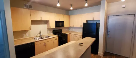 901 E 5 ST
