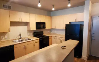 901 E 5 ST