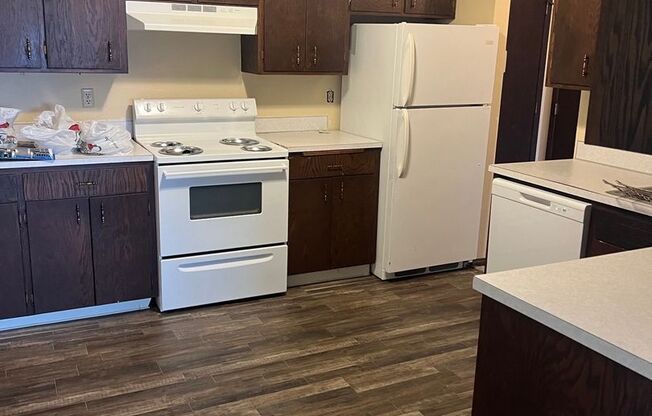 2 beds, 1 bath, 850 sqft, $725, Unit 7