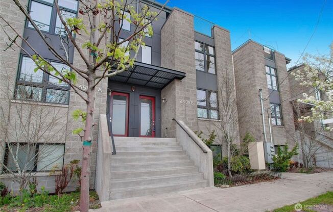 Welcome Home Modern Townhome in Georgetown