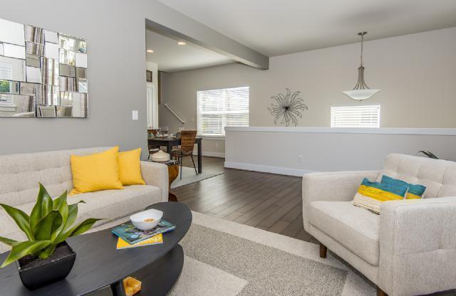 Sexton Mountain 2 bed/2.5 bath Townhome 2 Car Garage + Wood Floors + A/C + W/D Included !