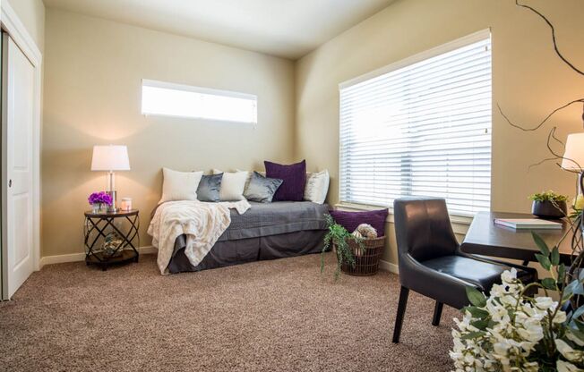 2 beds, 1 bath, 907 sqft, $1,565, Unit 9-206