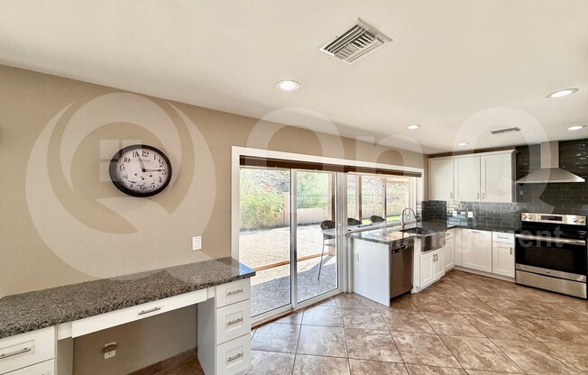 535 W SWEETWATER AVE