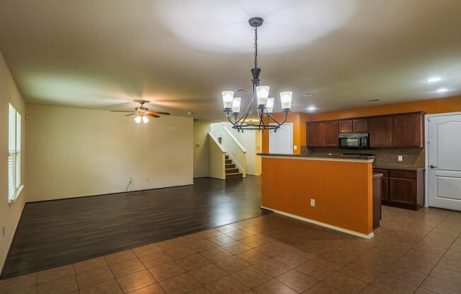 3 beds, 2.5 baths, $2,300