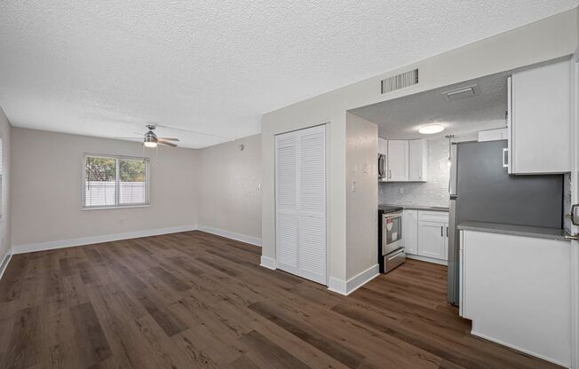 1 bed, 1 bath, 550 sqft, $1,280, Unit 13