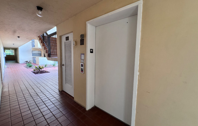 995 SW 84 AVE