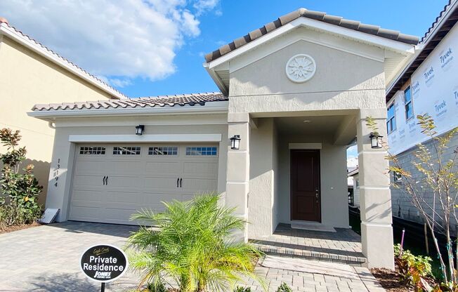 Beautiful brand new house in Eagle Creek community within heart of medical city.