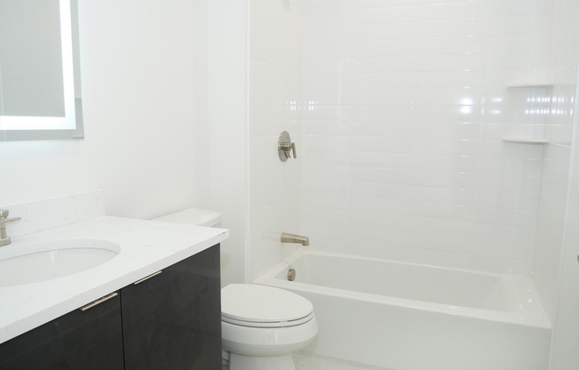 Studio, 1 bath, 450 sqft, $3,000, Unit 301