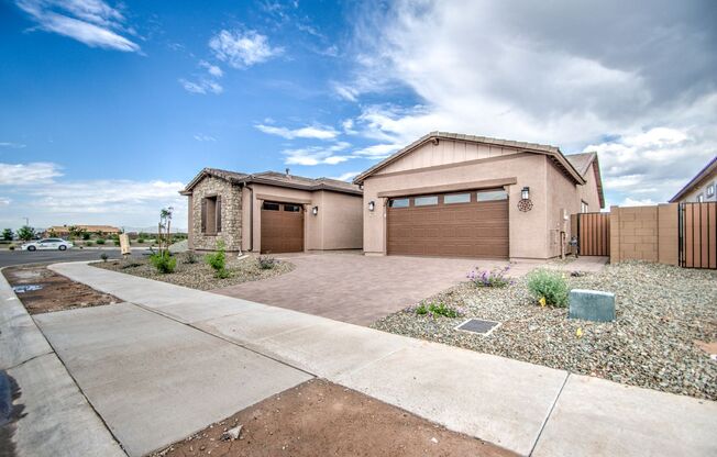 NEW 4 Bedroom home in Phoenix!