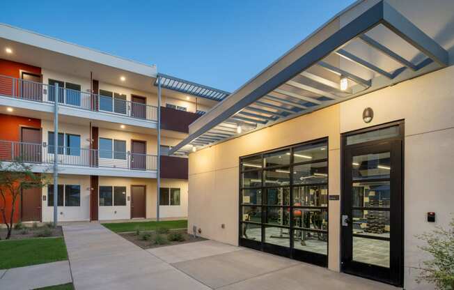 Exterior of Fitness center Streamliner 67th in Phoenix Arizona