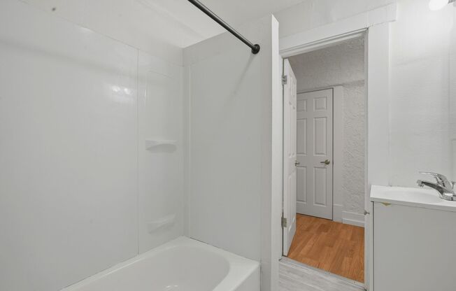 1 bed, 1 bath, 625 sqft, $1,595, Unit 109