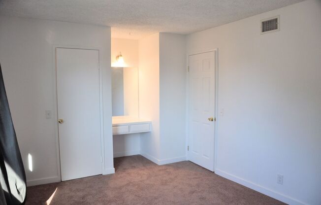 2 beds, 1 bath, $2,500, Unit # 3