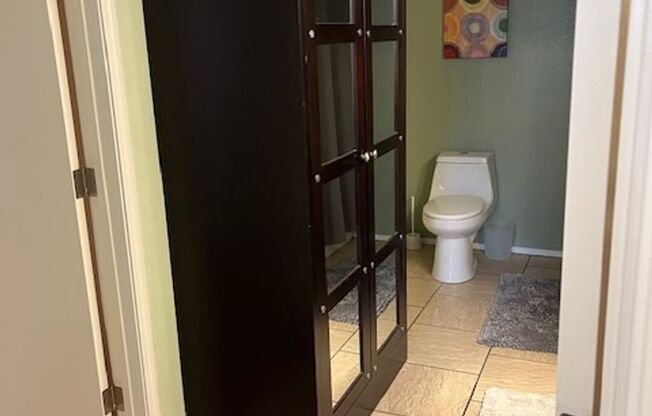 1 bed, 1 bath, $1,600