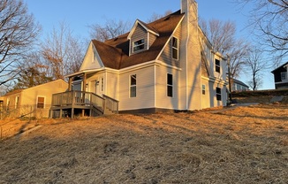 202 E COLUMBIA AVE