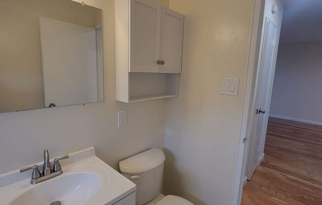2 beds, 1 bath, 860 sqft, $2,100, Unit 3F