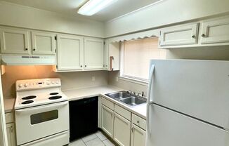 2 beds, 1.5 baths, 972 sqft, $750, Unit 3