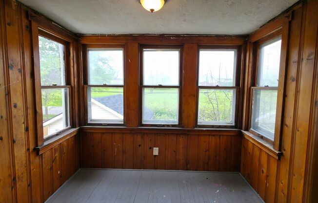 3 beds, 1 bath, $1,200, Unit #2