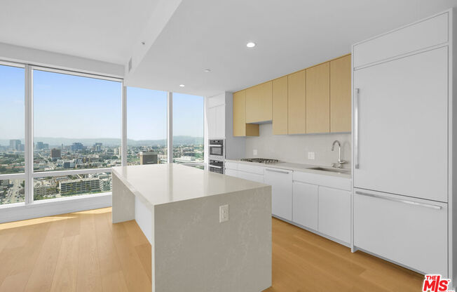 2 beds, 2 baths, 1,305 sqft, $4,800, Unit 2811