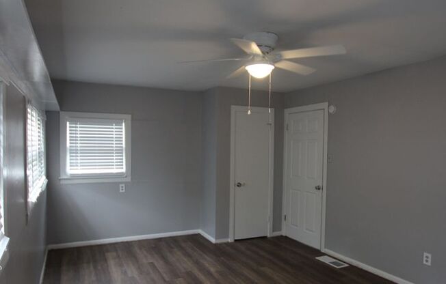 2 beds, 1 bath, $995