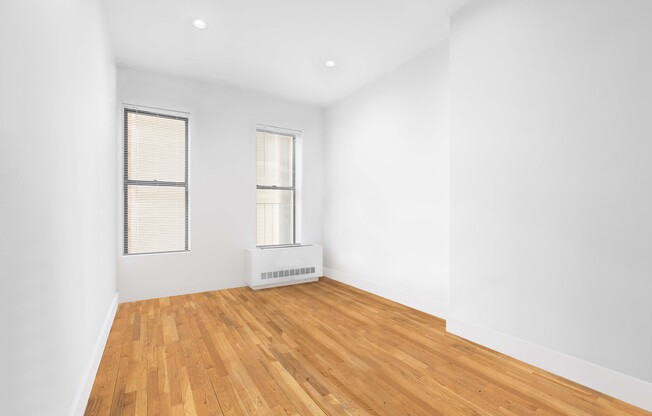 1582 YORK AVE